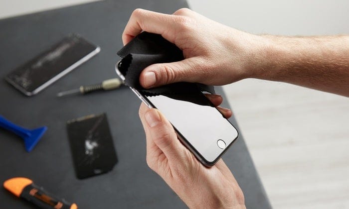 iPhone 11 Pro Max ekrano keitimas