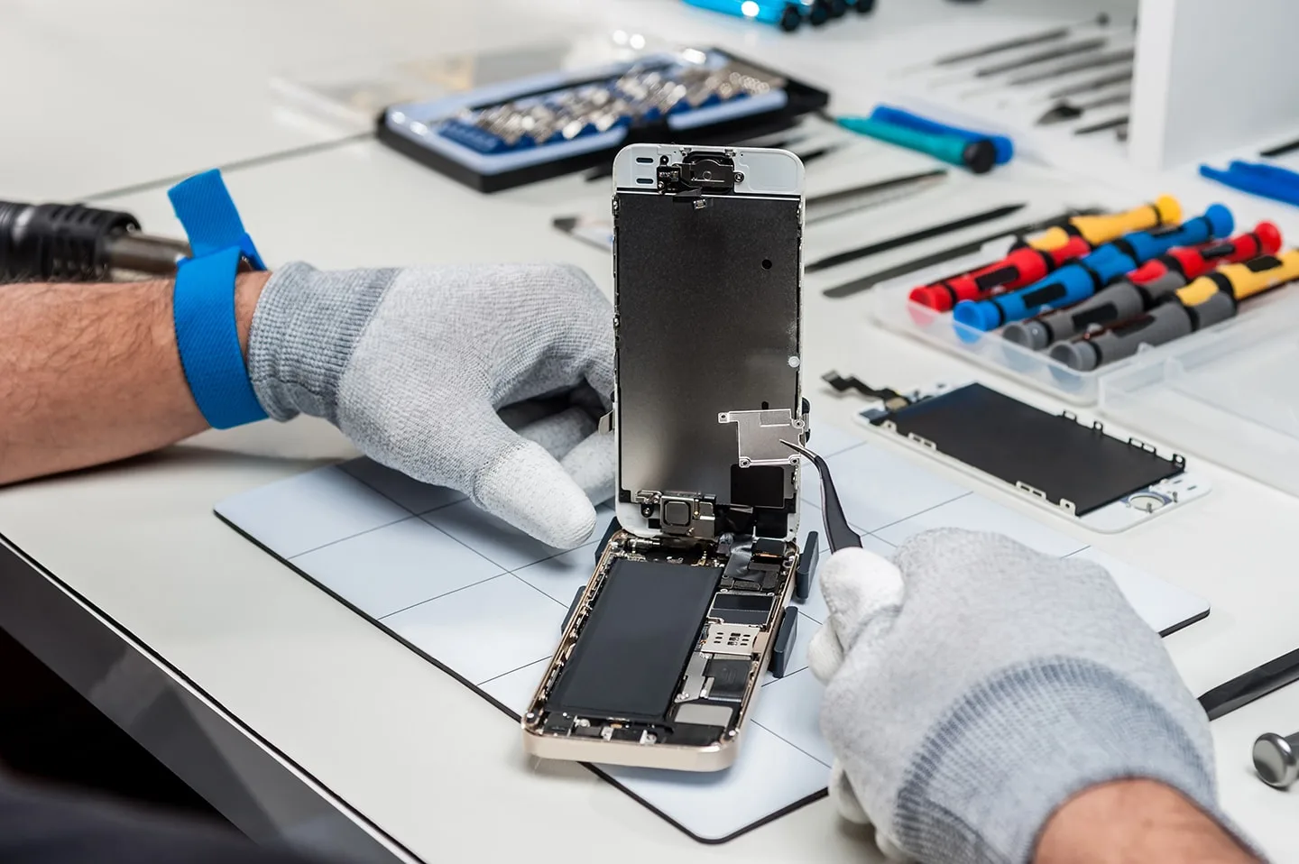 iPhone 14 Pro kameros keitimas