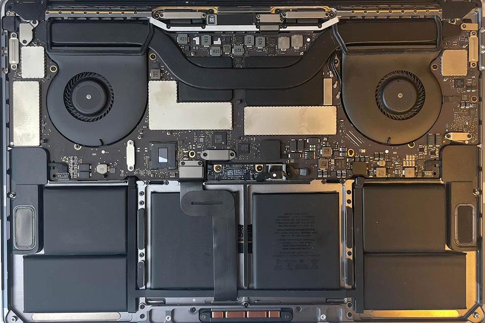 Macbook Pro 16 m1 m2 m3 pro max baterijos keitimas